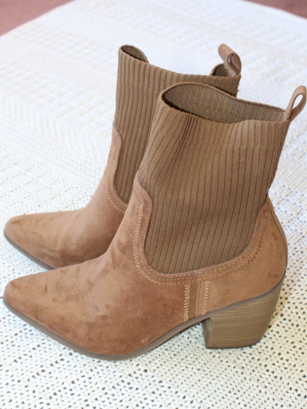 Universal Thread Kinley faux suede ankle boots Size 9 knit sock-like block heel - Picture 6 of 8